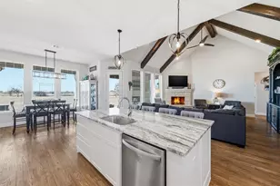 219 Columbia Ct, Springtown, TX 76082 - Photo 16