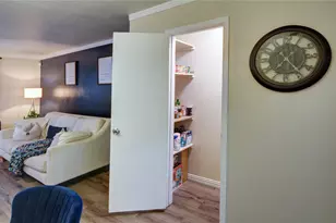 7931 Royal Ln, Dallas, TX 75230 - Photo 10