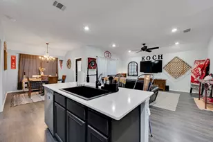 1200 Fairbanks Dr, Ennis, TX 75119 - Photo 4