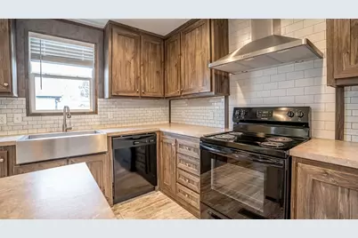 913 Bosque River Drive, Granbury, TX 76048 - Photo 12