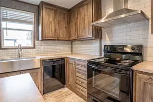 913 Bosque River Dr, Granbury, TX 76048 - Photo 12