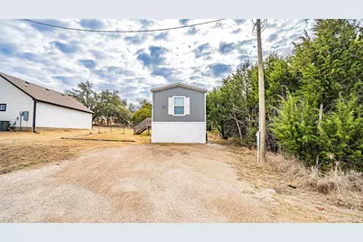 913 Bosque River Drive, Granbury, TX 76048 - Photo 4