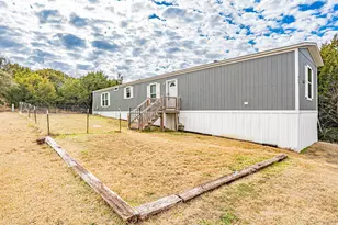 913 Bosque River Dr, Granbury, TX 76048 - Photo 6