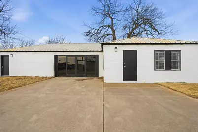 129 N Magnolia Street, Crowley, TX 76036 - Photo 2