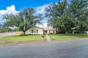 2410 Sha Ln, Breckenridge, TX 76424 - Photo 2