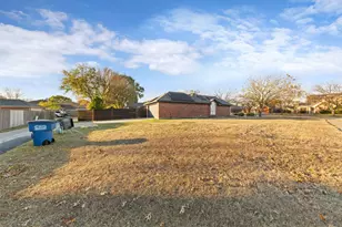 607 Rawlins Dr, Lancaster, TX 75146 - Photo 30