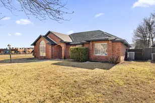 607 Rawlins Dr, Lancaster, TX 75146 - Photo 4