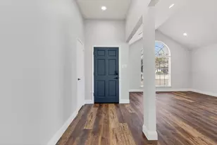 607 Rawlins Dr, Lancaster, TX 75146 - Photo 6