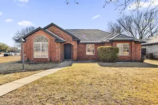 607 Rawlins Dr, Lancaster, TX 75146 - Photo 2