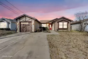 1429 Spring Willow Dr, Arlington, TX 76018 - Photo 2