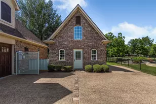 5809 Nutcracker Dr, Granbury, TX 76049 - Photo 2