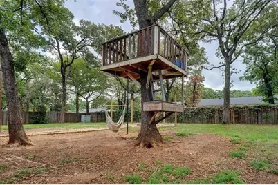 307 Lone Oak Circle, Euless, TX 76039 - Photo 8