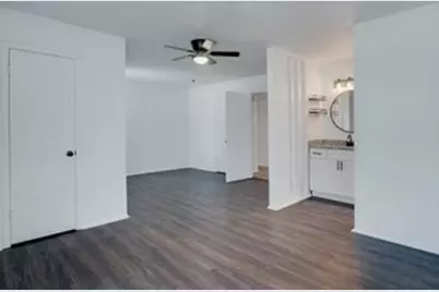 307 Lone Oak Circle, Euless, TX 76039 - Photo 4