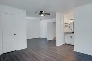 307 Lone Oak Cir, Euless, TX 76039 - Photo 4