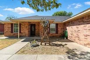1221 Elmira St, Weatherford, TX 76086 - Photo 2