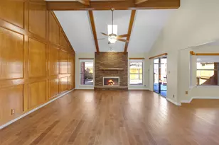 6300 Aires Dr, Arlington, TX 76001 - Photo 6