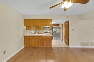6300 Aires Dr, Arlington, TX 76001 - Photo 10