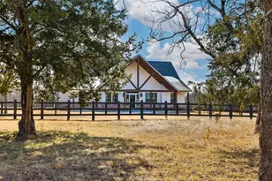 1205 Northshore Ln, Valley View, TX 76272 - Photo 1