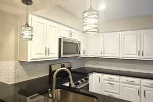 871 Dublin Dr, Richardson, TX 75080 - Photo 2