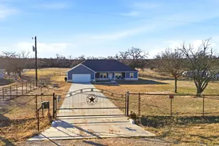 231 Julian Ln, Poolville, TX 76487 - Photo 30