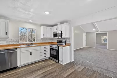 324 Whispering Oaks, Mineral Wells, TX 76067 - Photo 10