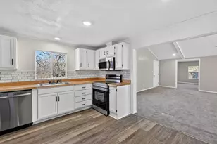 324 Whispering Oaks, Mineral Wells, TX 76067 - Photo 10