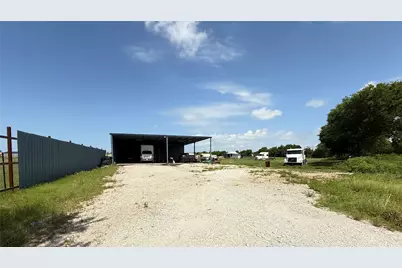 5904 Falcon Court N, Joshua, TX 76058 - Photo 14