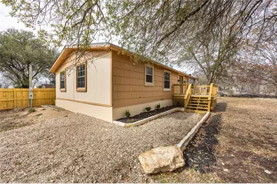 205 W Long St, Elm Mott, TX 76640 - Photo 4