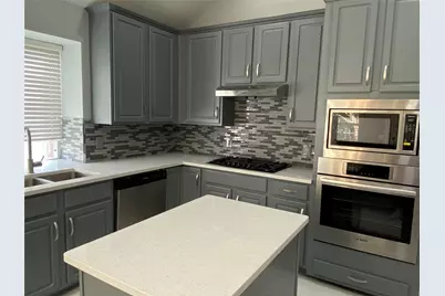 429 Crestview Point Drive, Lewisville, TX 75067 - Photo 6