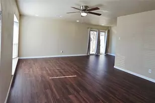 1010 La Fontana, Grand Prairie, TX 75052 - Photo 4