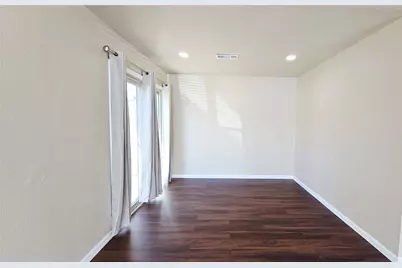 1010 La Fontana, Grand Prairie, TX 75052 - Photo 12