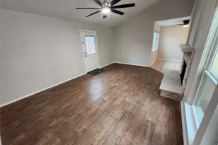 713 Cain St, Lake Dallas, TX 75065 - Photo 2