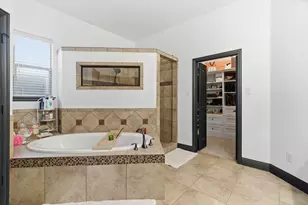 6876 Foghorn Ln, Grand Prairie, TX 75054 - Photo 18