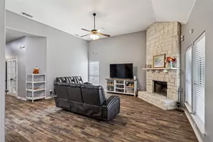 1220 Clairemont Ln, Burleson, TX 76028 - Photo 10