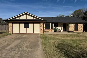 4 Finley Cir, Krum, TX 76249 - Photo 1