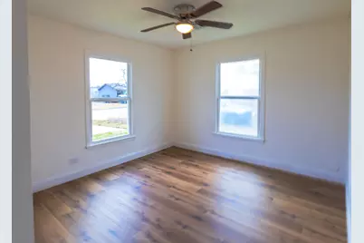 1105 Spring Branch Street, Beverly Hills, TX 76711 - Photo 10