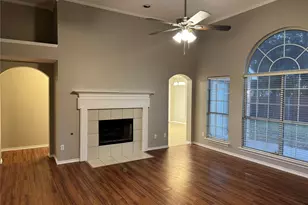 4629 Lincolnshire Dr, Grand Prairie, TX 75052 - Photo 8