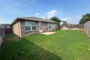 1828 Shasta View Dr, Fort Worth, TX 76247 - Photo 10