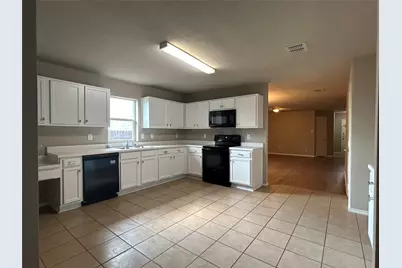 1828 Shasta View Drive, Fort Worth, TX 76247 - Photo 2