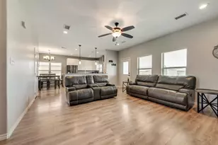 110 Springleaf Ln, Mabank, TX 75147 - Photo 4