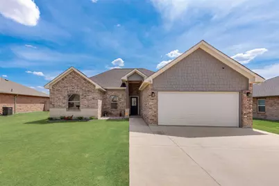 110 Springleaf Lane, Mabank, TX 75147 - Photo 2