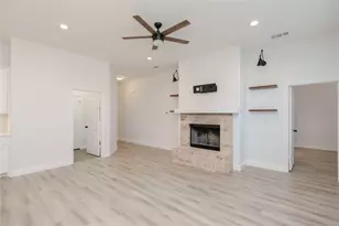 520 Mustang Ln, Pilot Point, TX 76258 - Photo 4