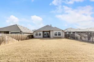 569 Val Verde St, Aubrey, TX 76227 - Photo 22