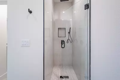 1614 N Fitzhugh Avenue #204, Dallas, TX 75204 - Photo 24