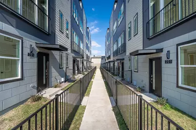 1614 N Fitzhugh Avenue #204, Dallas, TX 75204 - Photo 4