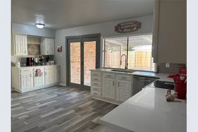 726 Greenhill Lane, Grand Prairie, TX 75052 - Photo 18