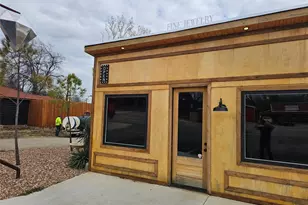 202 N Pkwy Dr, Alvarado, TX 76009 - Photo 1