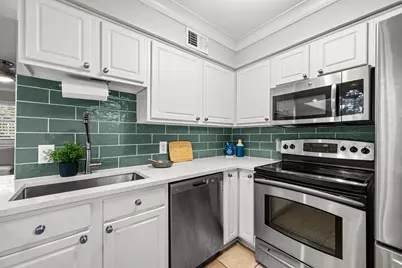 5934 Sandhurst Lane #109, Dallas, TX 75206 - Photo 4