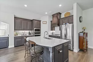 703 Oakcrest Dr, Justin, TX 76247 - Photo 2