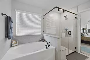 703 Oakcrest Dr, Justin, TX 76247 - Photo 16